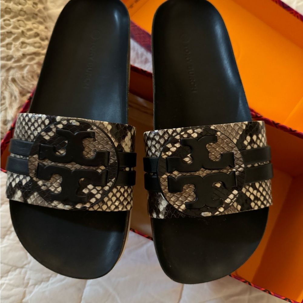 TORY BURCH SLIDES LIKE NEW